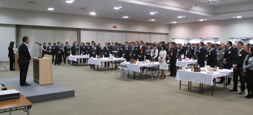 写真:交流行事(新年互礼会のようす)